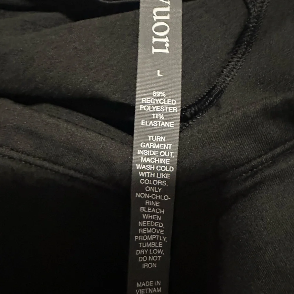 Vuori Black Essential Jumpsuit Size Large NWT - Picture 12 of 14
